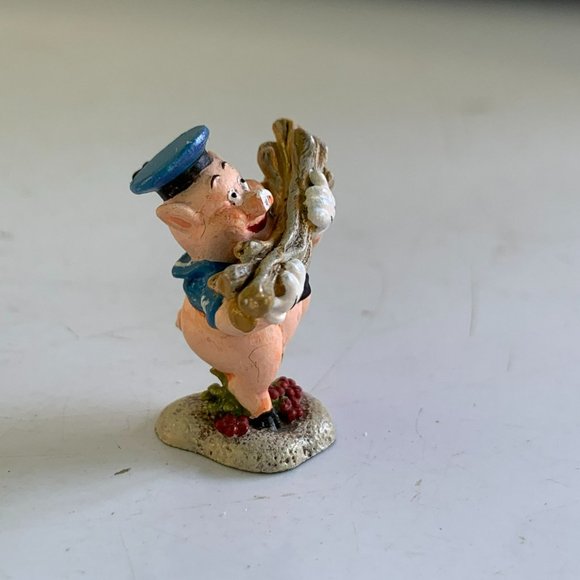Fifer Pig Disney 3 Little Pigs WDCC Enchanted Places Miniature (Damaged) 1990s - Picture 3 of 8